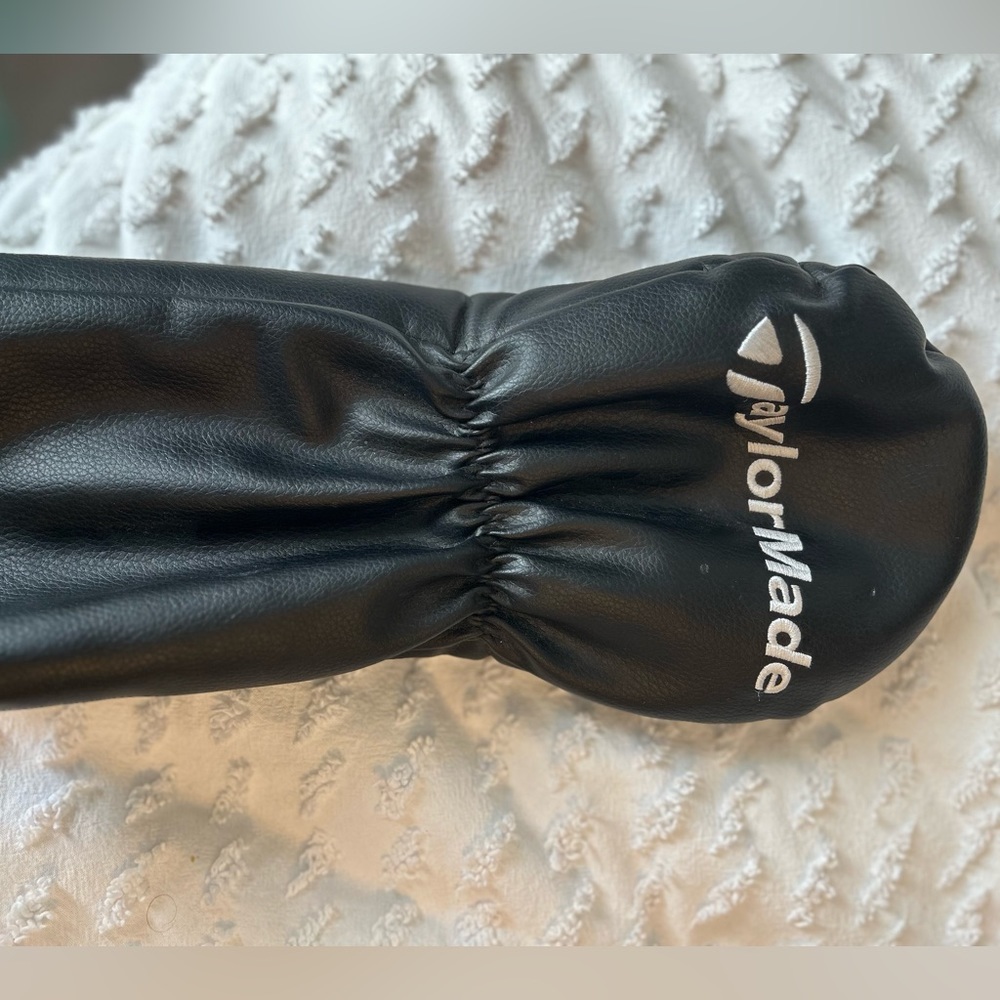 Taylor made 2W head cover